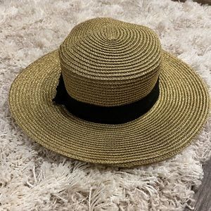 Women’s Gold Bee Black Ribbon Hat 🐝. Looks like Gucci